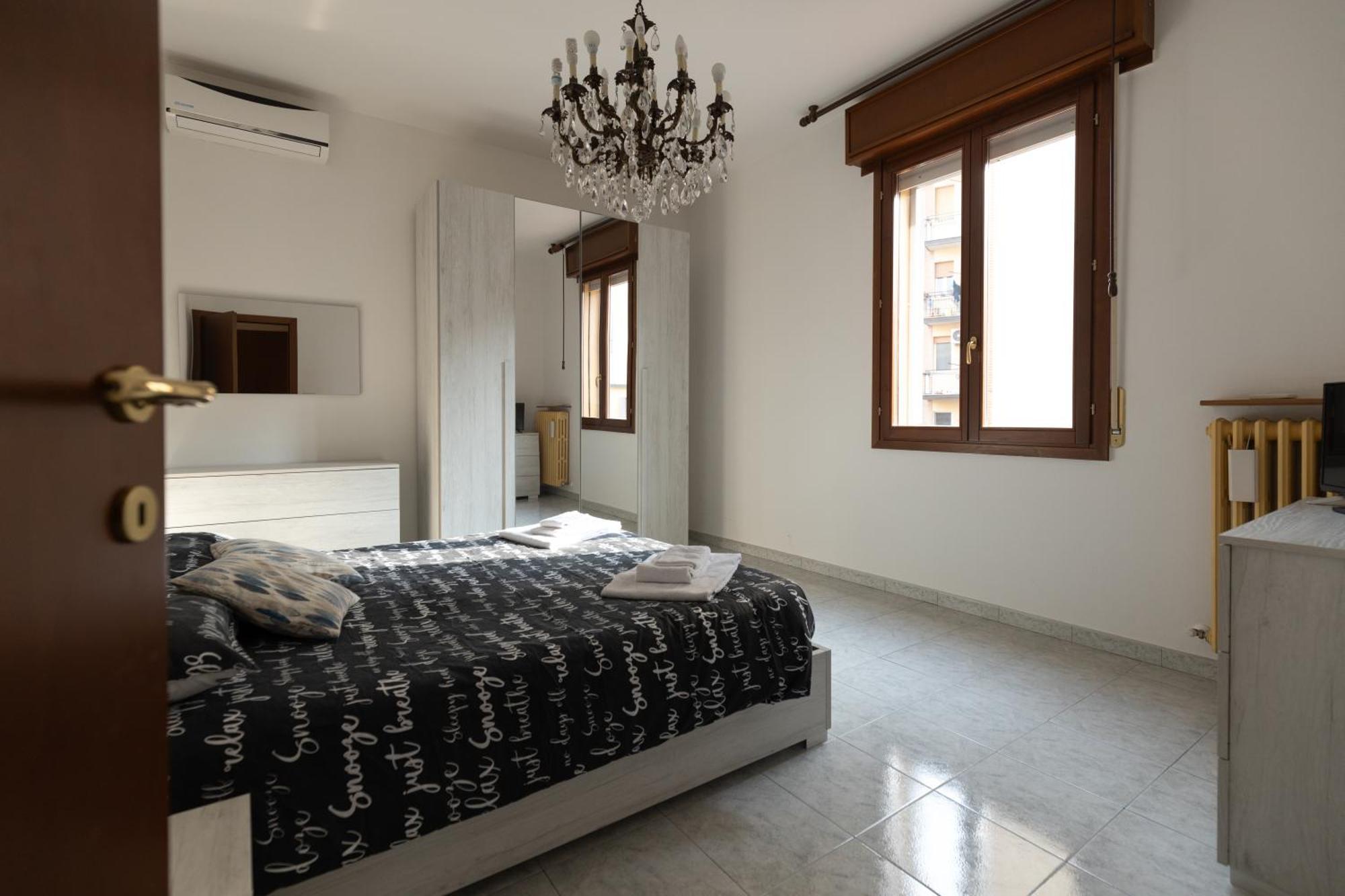 M.G. Home 2 A Un Passo Da Tutto Болоня Екстериор снимка