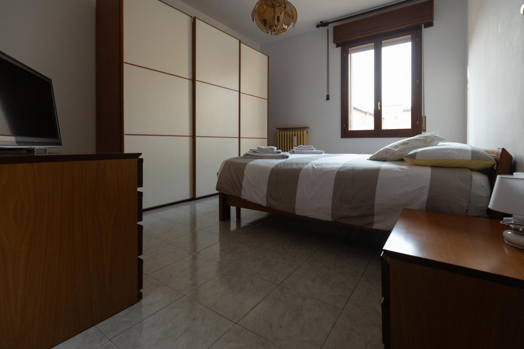 M.G. Home 2 A Un Passo Da Tutto Болоня Екстериор снимка