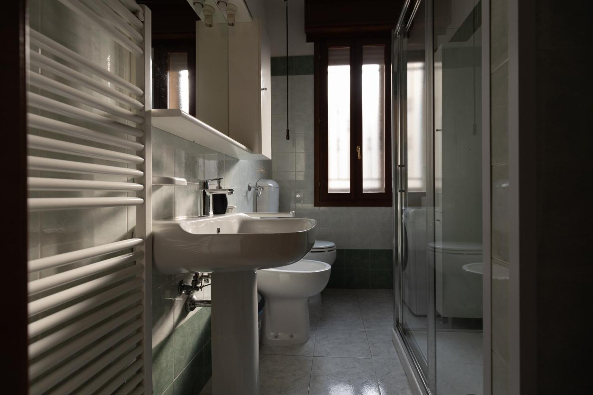 M.G. Home 2 A Un Passo Da Tutto Болоня Екстериор снимка